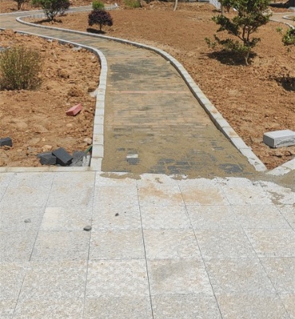 宜陽縣錦屏鎮山底村的透水磚施工工程 宜陽縣錦屏鎮山底村的透水磚施工工程